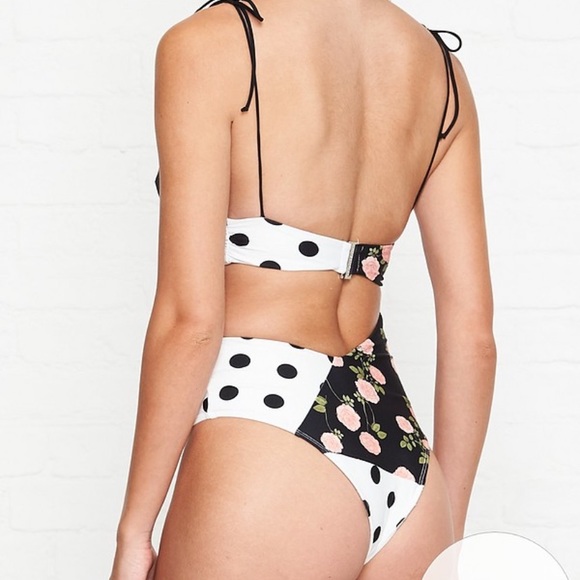 For love and lemons Neapolitan one piece - Picture 5 of 8